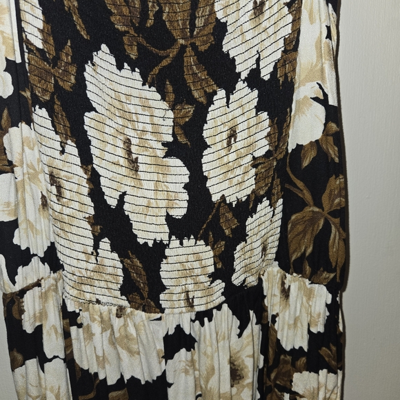Old Navy Black and Cream Floral Jumpsuit - Picture 8 of 9